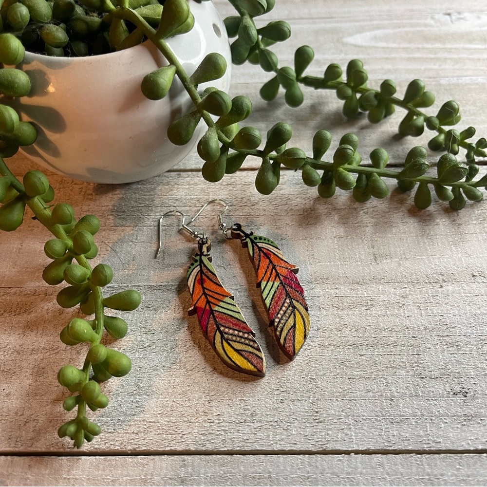 🪶🌿🍂🍁 Boho Feather Dangle Earrings! New!